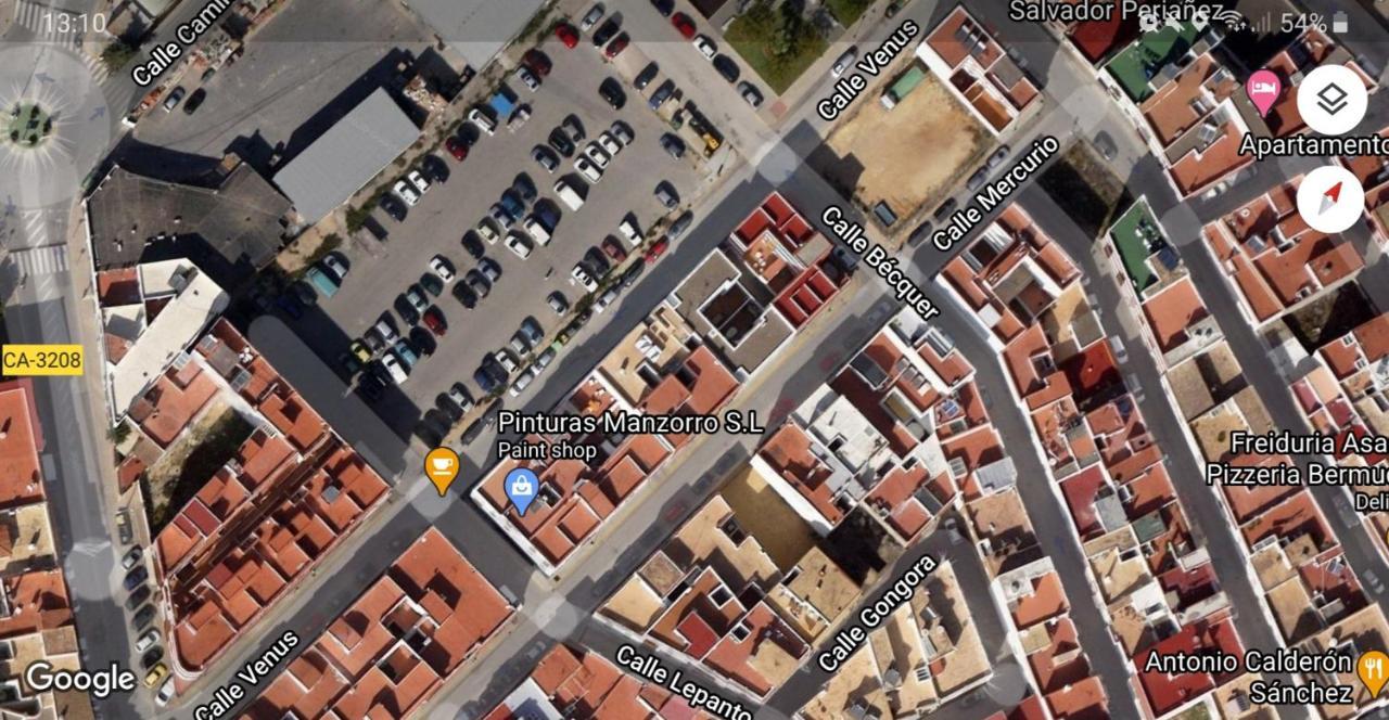 Apartamento nuevo y céntrico con Aire Acondicionado y Wifi -Solo familias o parejas- Conil De La Frontera Esterno foto