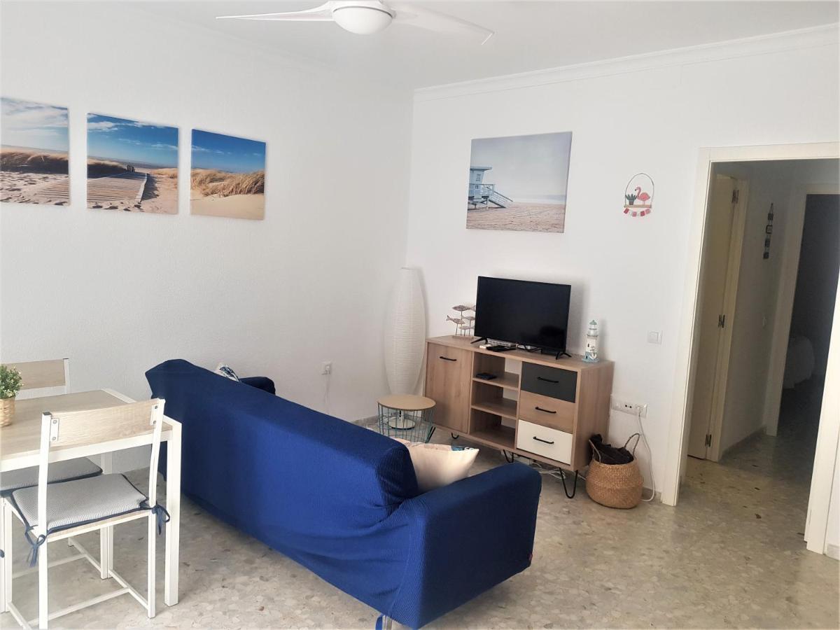 Apartamento nuevo y céntrico con Aire Acondicionado y Wifi -Solo familias o parejas- Conil De La Frontera Esterno foto