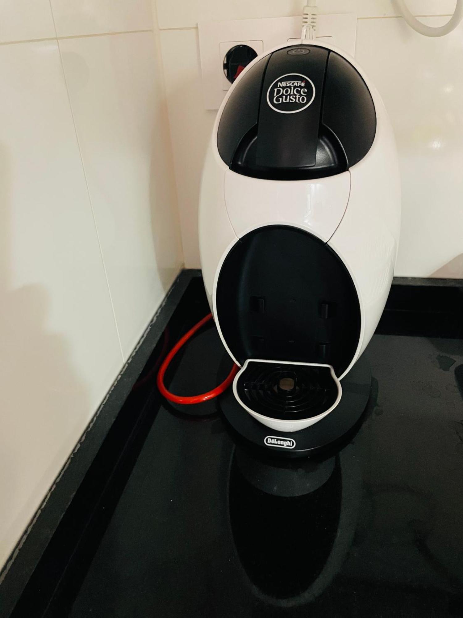 Apartamento nuevo y céntrico con Aire Acondicionado y Wifi -Solo familias o parejas- Conil De La Frontera Esterno foto